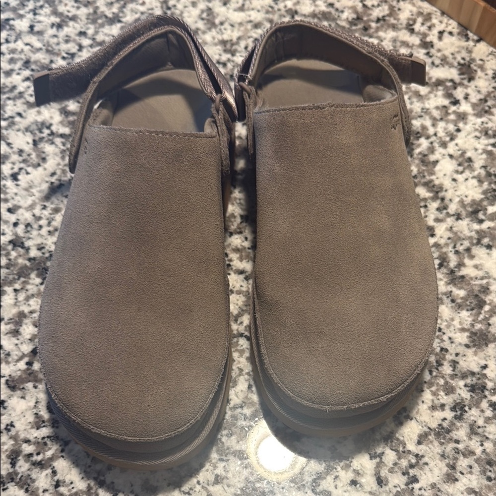 Ugg Goldenstar Clog in Smog